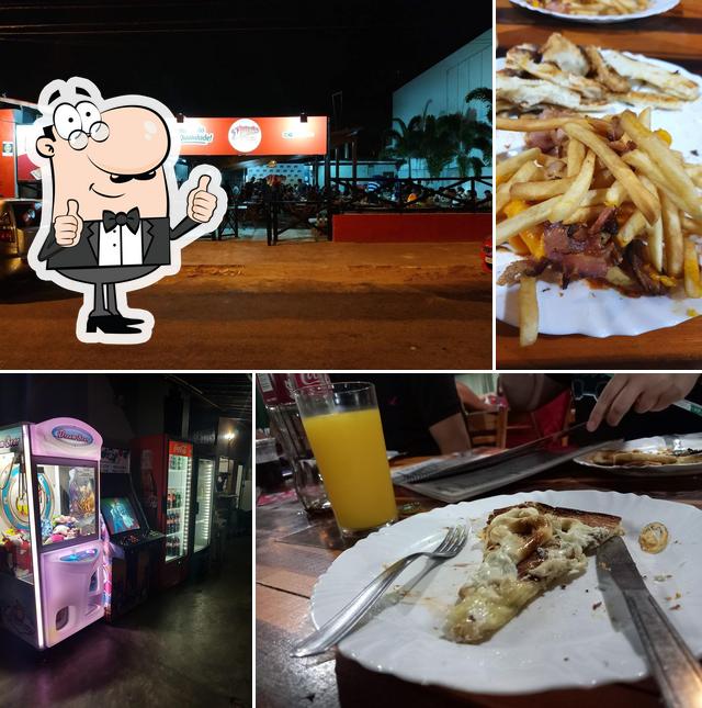 Look at this picture of Village Pizzaria - Rodízio de Massas e Pizzas - Self Service com churrasco