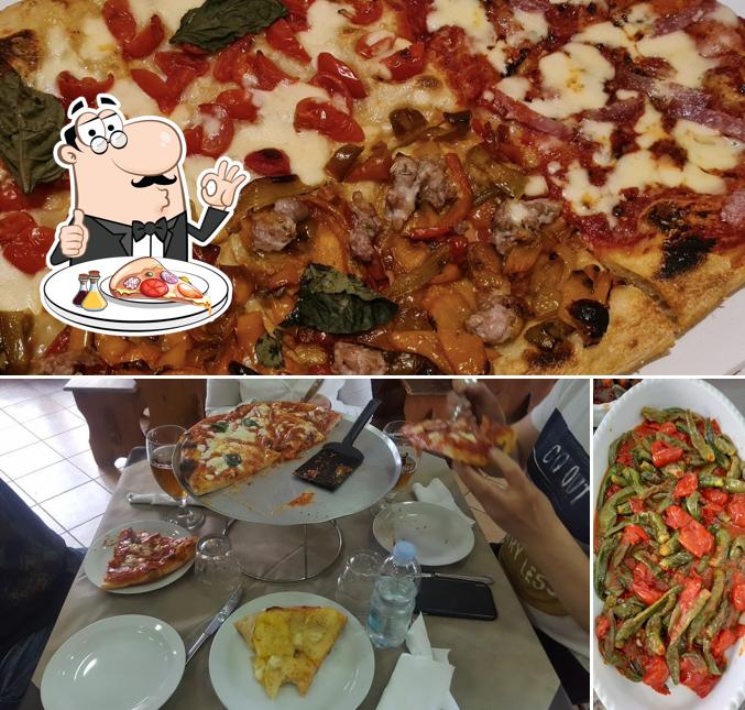 A PIZZERIA DEL CONTADINO, puoi goderti una bella pizza