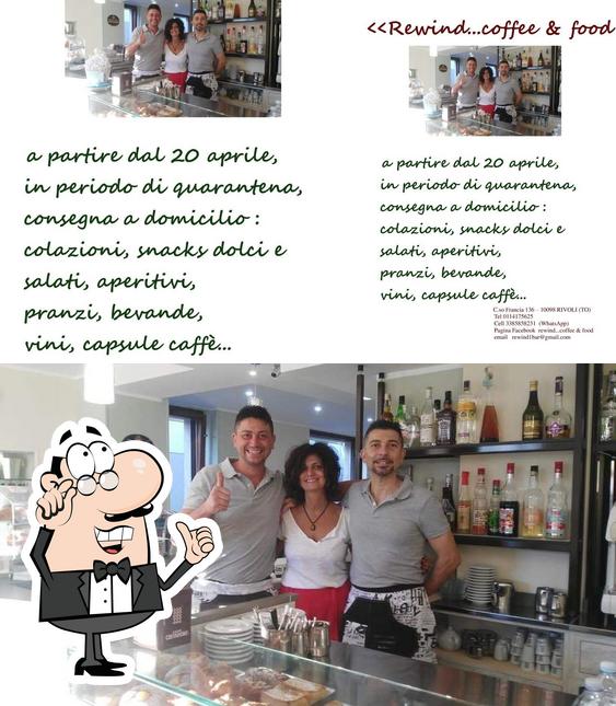 Gli interni di Rewind Coffee & Food