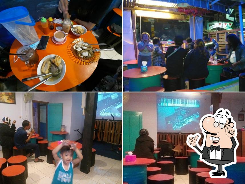 TONG'S CAFE, Surabaya Restaurant reviews