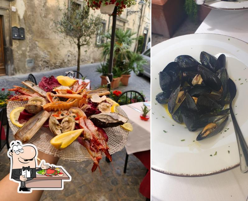 Elige entre las distintas comidas con marisco que sirven en Ristorante Vizi di Mare