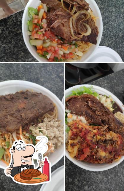 Escolha refeições de carne no Quentinhas do Vale