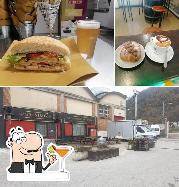 Tra le diverse cose da #Paninomania:il bar si possono trovare la bevanda e esterno