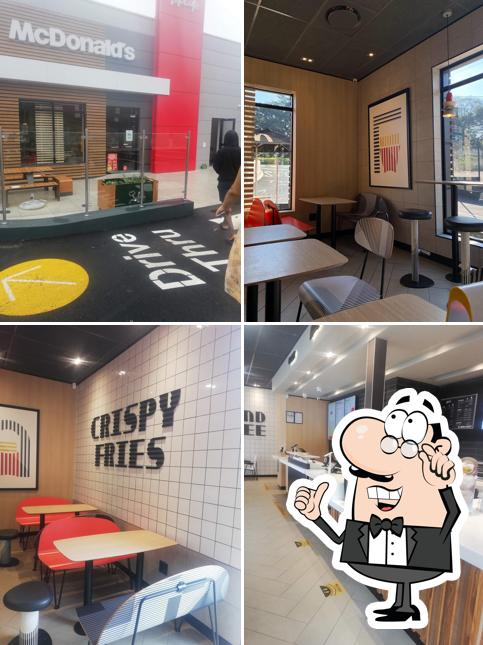 L'intérieur de McDonald's Montclair Drive-Thru