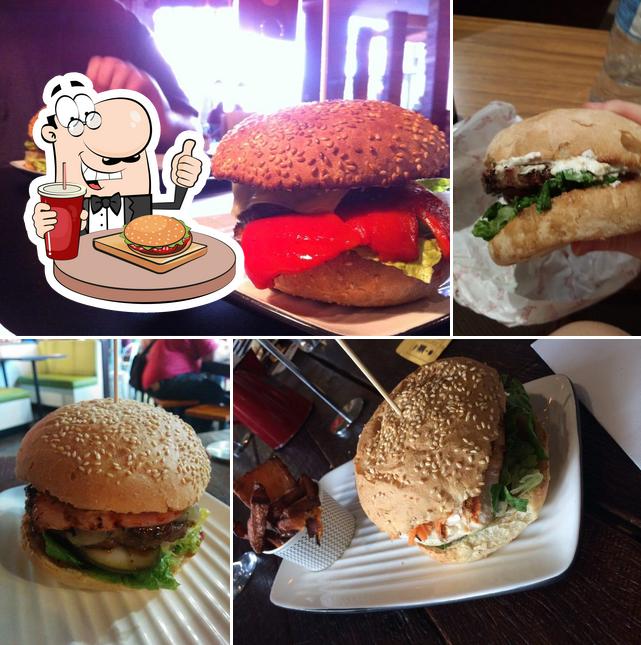 Grill'd Carousel, R212/13, Westfield Carousel, 1382 Albany Hwy in