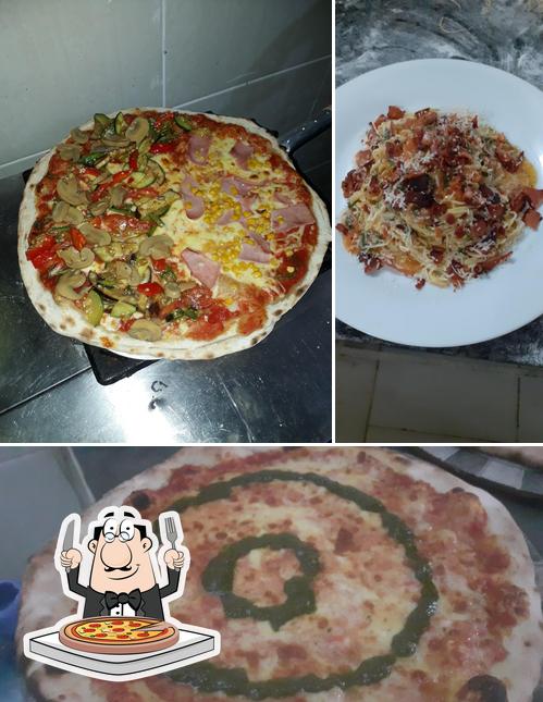Get pizza at RaRo Pasta y Pizza