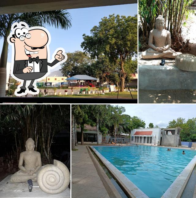 Check out how 7 Rivers Restaurant Amusement Park looks outside