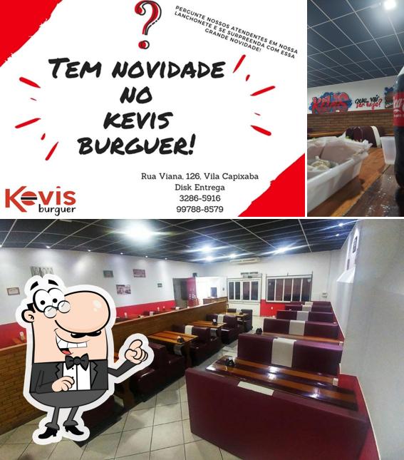 Veja imagens do interior do Kevis Burguer