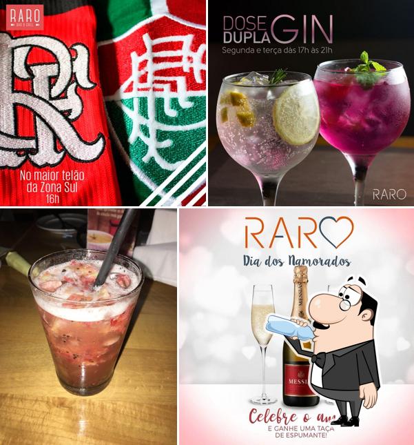 Raro Bar & Grill