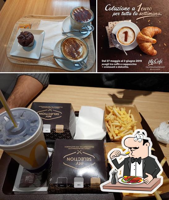 Cibo al McDonald's Velletri