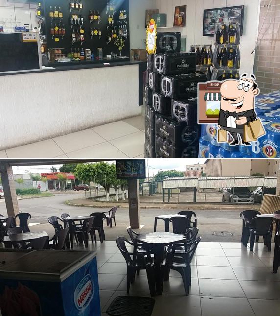 La parte exterior de Cuca's Conveniência