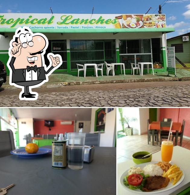 O interior do Tropical Lanches