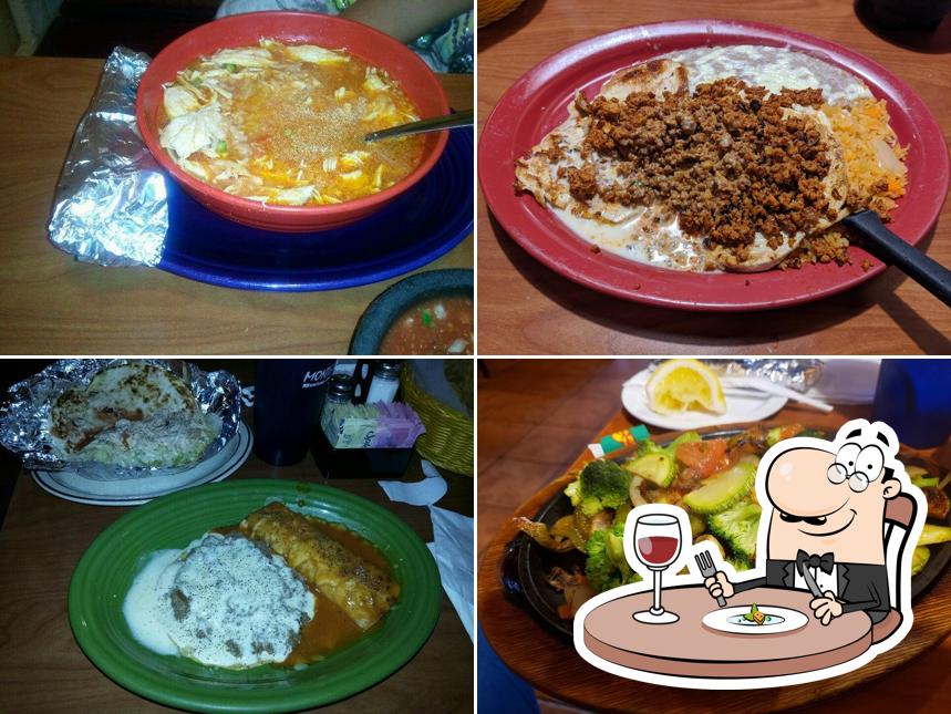 Monterrey Méxican Restaurant, 8801 University Ave Suite 27 in Clive