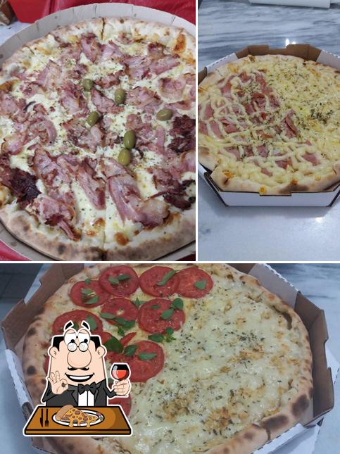 Escolha pizza no Arena Pizza Delivery