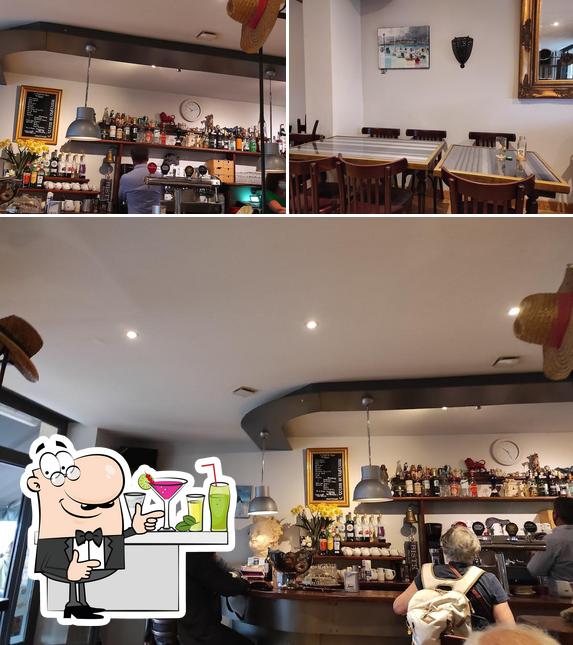 Jetez un coup d’oeil à la photo indiquant la comptoir de bar et intérieur concernant Le Marché des Anges