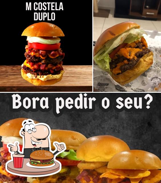 Experimente um hambúrguer no Hamburgueria Mariane