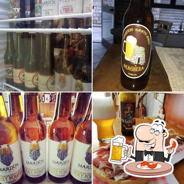 Puoi ordinare un rinfrescante bicchiere di birra chiara o scura