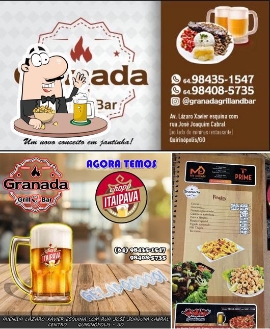 Desfute um copo de cerveja leve ou escura