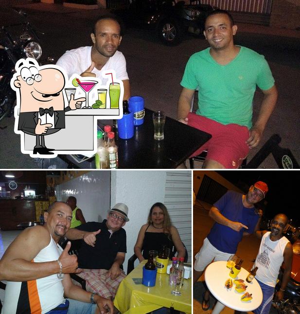 Look at the picture of Botequim do Ze Roberto