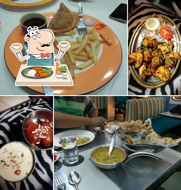 Meals at Gufaa Ohri’s Cuisine Court