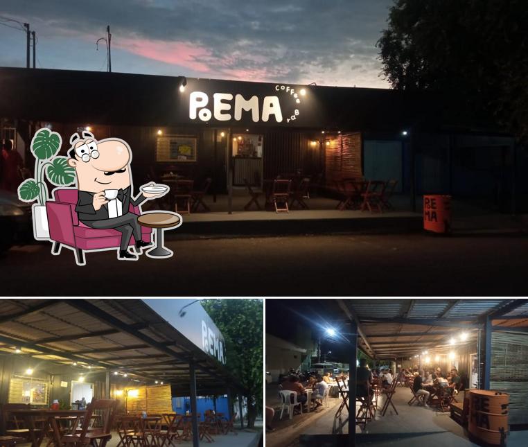 Entre diversos coisas, interior e exterior podem ser encontrados no Poema Coffe Bar