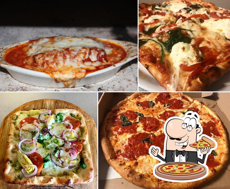 Попробуйте пиццу в "Italian Street Restaurant & Pizza"