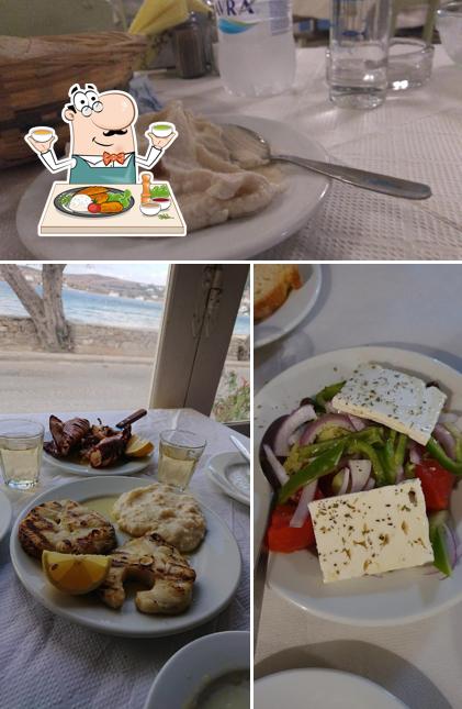 Еда в "Ouzeri Apostolis"