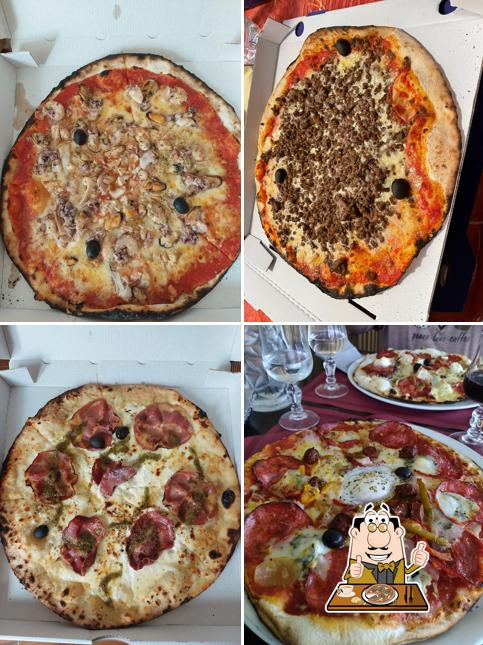 A Rimini pizzeria, vous pouvez commander des pizzas