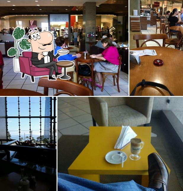 O interior do Fany Café Bar