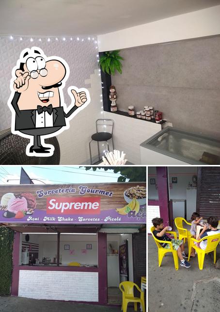 O interior do Sorveteria Supreme