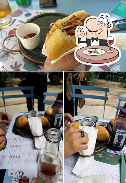 Comida em Café das Flores