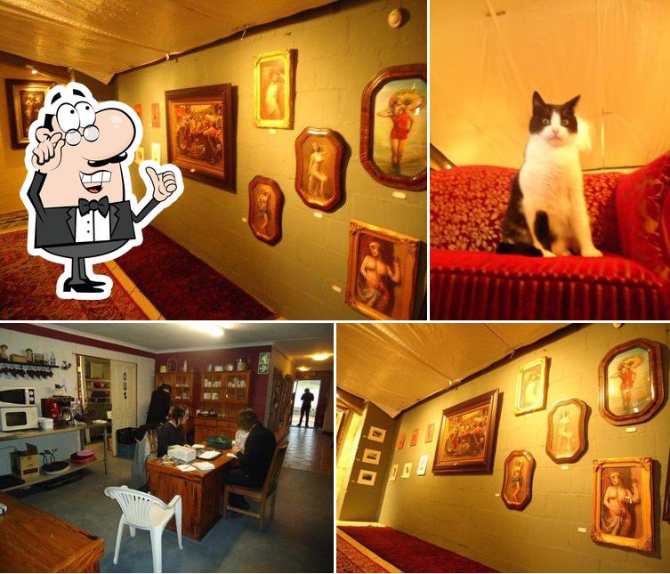 Check out how Dorpstraat Restaurant Teater looks inside