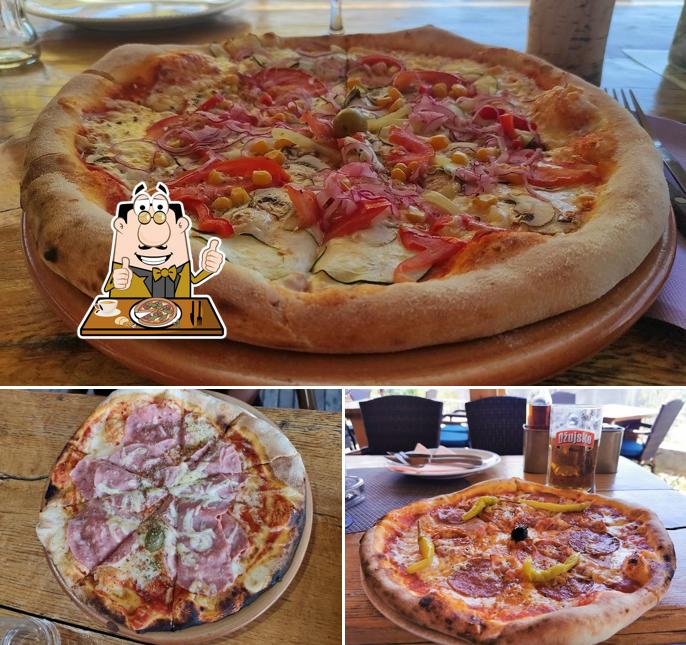 A Restoran Bonaca, vous pouvez commander des pizzas