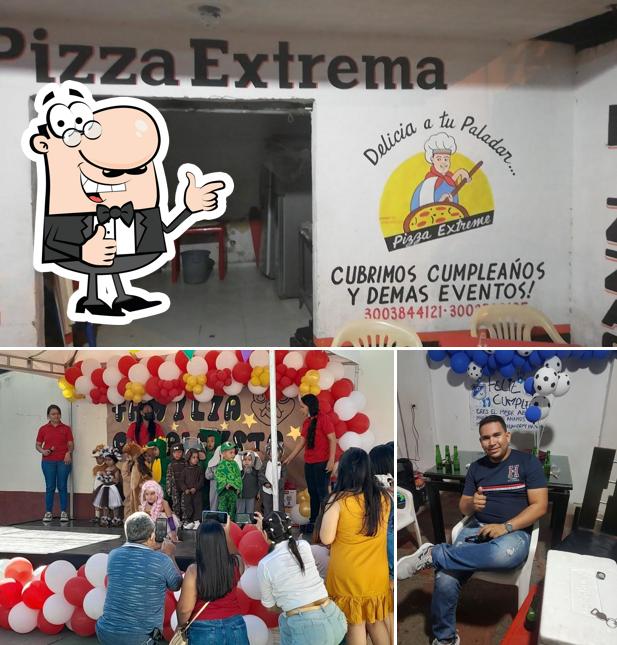 Look at this photo of Pizza Extrema