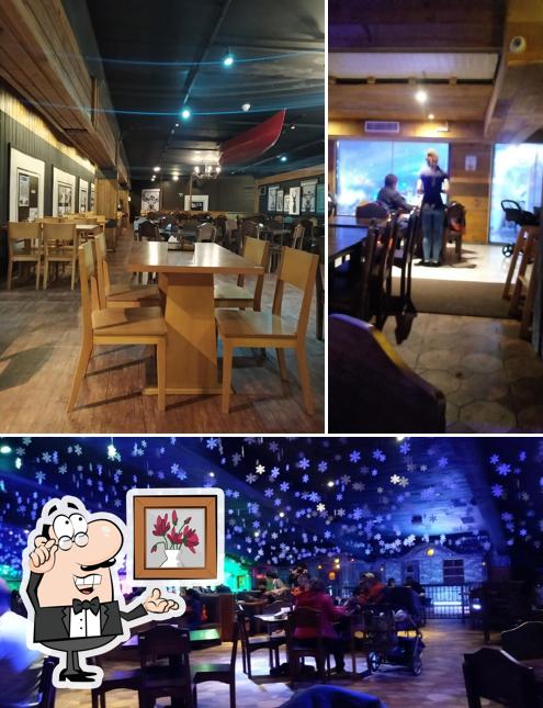 O interior do Pub da Montanha