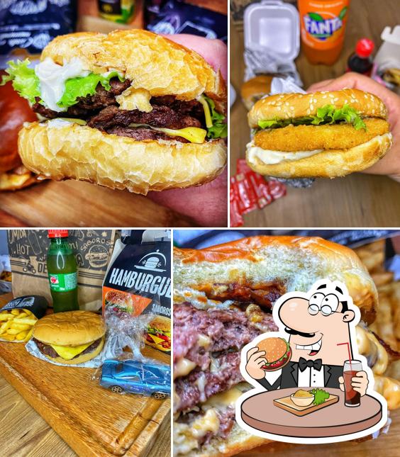 Deguste um dos hambúrgueres oferecidos no Hamburgueria Sosoburguer - Hamburguer 100% Artesanal