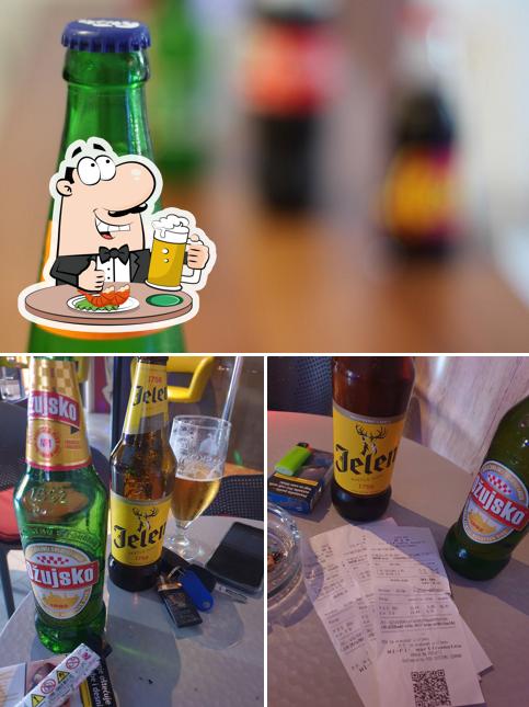 Puoi goderti un rinfrescante bicchiere di birra chiara o scura