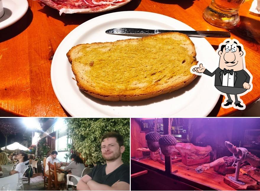 Observa las fotos que hay de interior y comida en Bar El Tipico Andaluz