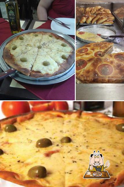 Escolha pizza no A.J. Consolação