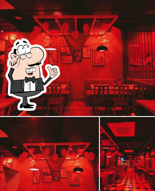 The interior of US Pizza Official