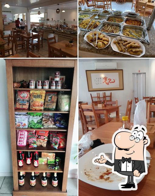 Veja imagens do interior do Restaurante Vegetariano Yi Pin Xiang