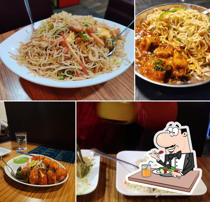 Food at Dancing noodles