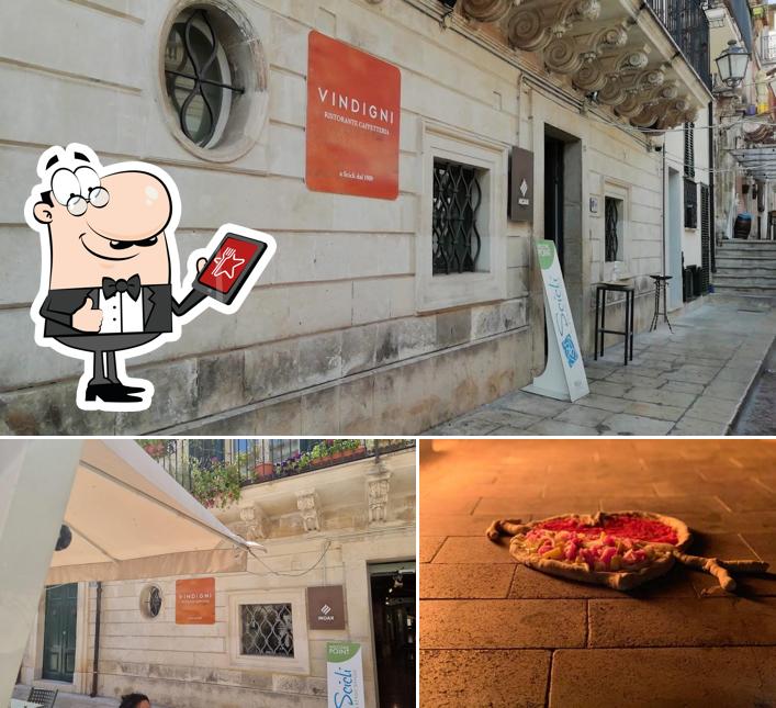 La esterno e pizza del ristorante
