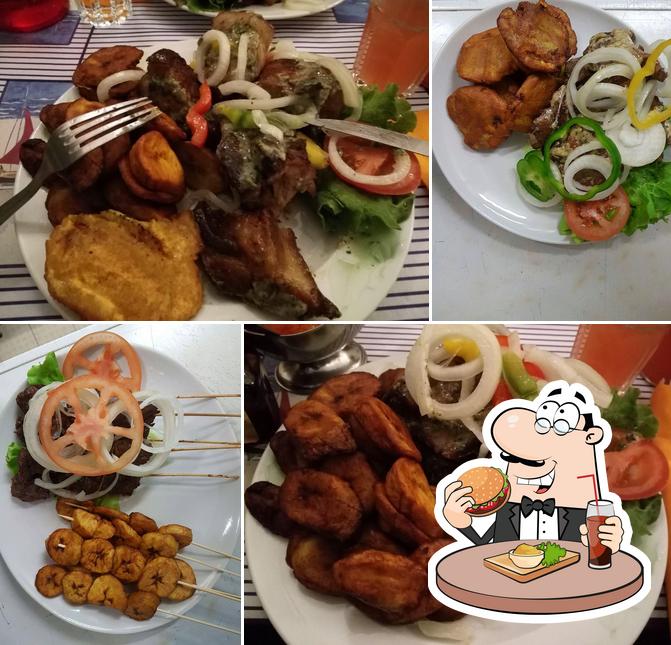 Prenez un hamburger à Restaurant Le Cocotier