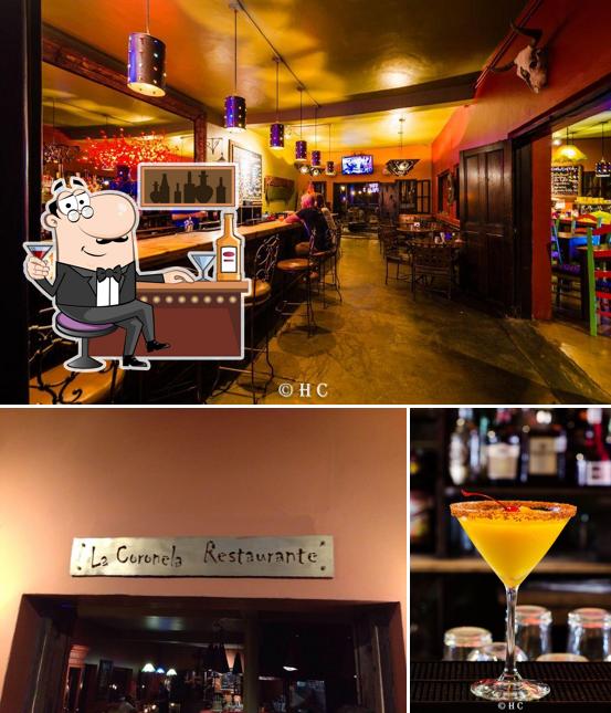 Los barra de bar y alcohol del restaurante