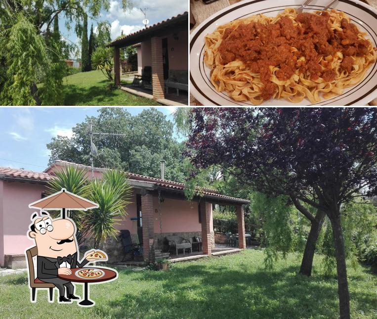 La foto della esterno e cibo di Agriturismo Il Feudo