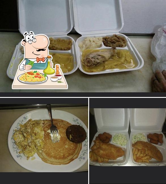 Blue's Cafe in Maxton Restaurant menu and reviews