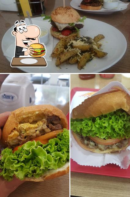 Peça um hambúrguer no Wolly Burguer Bela Vista