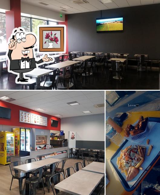 L’image de la intérieur et nourriture concernant Kad Chicken Street kcs