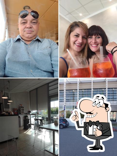 Re Carlo Bar